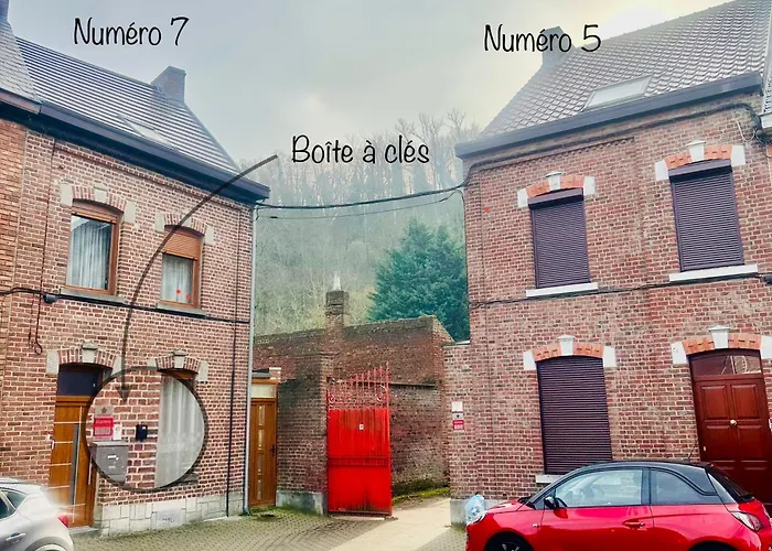 Chambre Et Sdd Privees Dans Une Maison Partagee Avec Des Residents