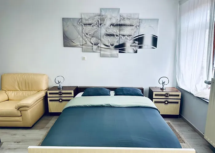Chambre Et Sdd Privees Dans Une Maison Partagee Avec Des Residents